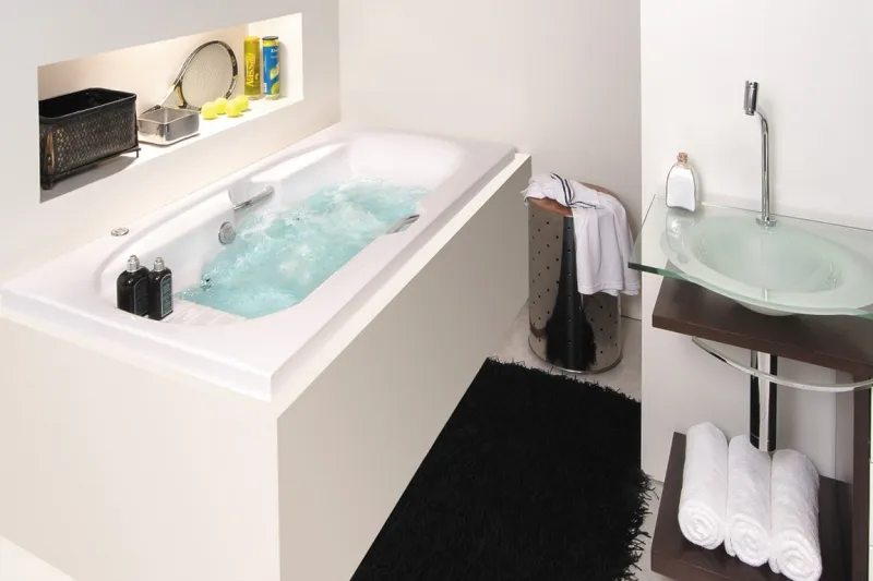 Banheira de hidromassagem individual Classic com banco para os pés