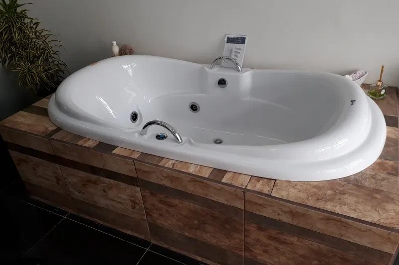 Banheira de hidromassagem Elegance Oval para duas pessoas