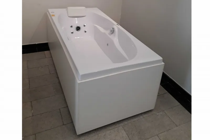 Banheira de hidromassagem compacta Lumi Individual 150